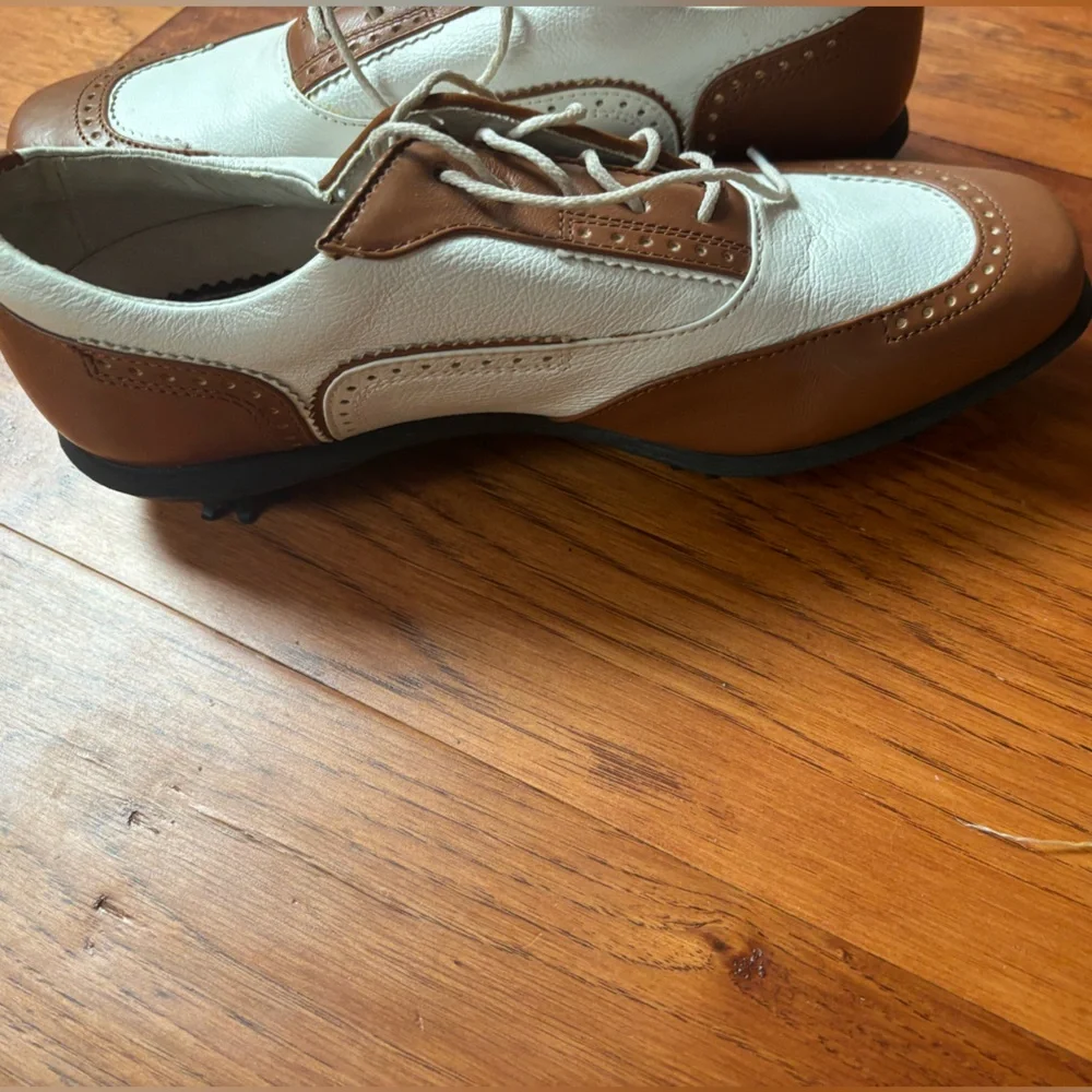FootJoy Men's Brown and White Oxford Golf Shoes